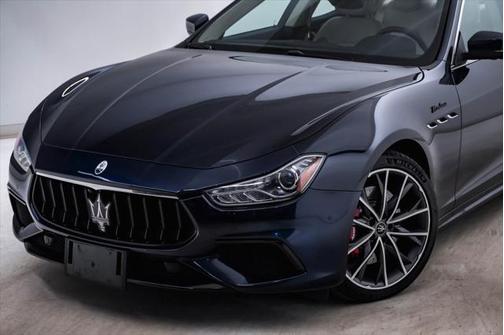 2022 Maserati Ghibli Modena Q4