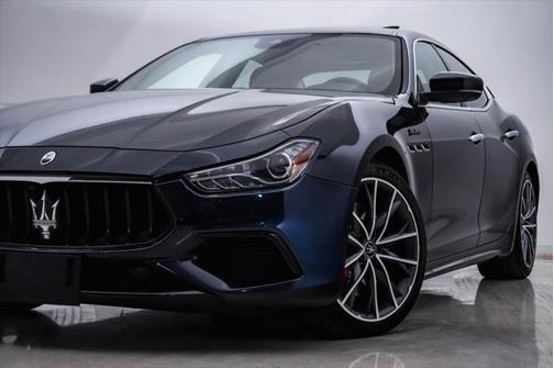 2022 Maserati Ghibli Modena Q4