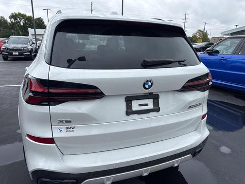 2024 BMW X5 M60i