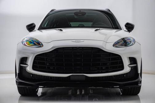 Q Neutron White 2025 Aston Martin DBX 707