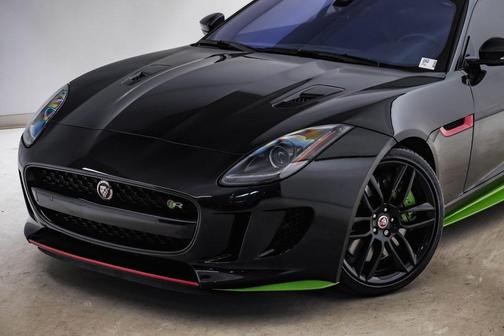 2017 Jaguar F-TYPE R