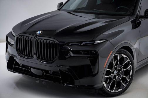 Black Sapphire Metallic 2026 BMW X7 xDrive40i