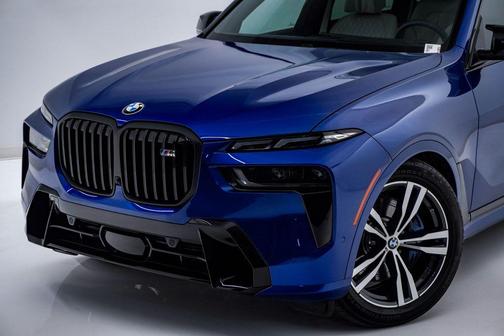 2025 BMW X7 M60i