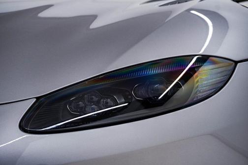 2022 Aston Martin Vantage Carbon