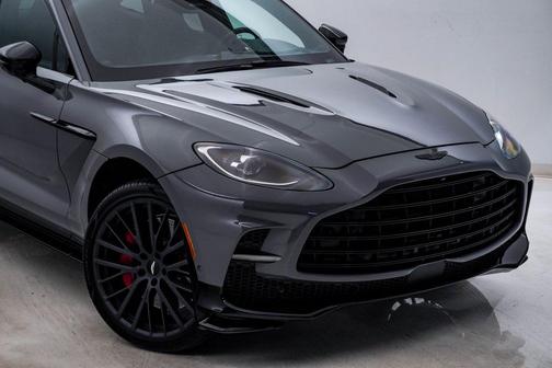 2025 Aston Martin DBX 707