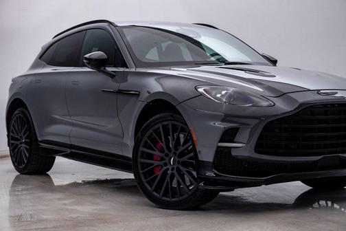 2025 Aston Martin DBX 707