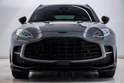 2025 Aston Martin DBX 707