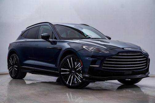 2025 Aston Martin DBX 707
