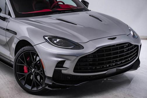 2025 Aston Martin DBX 707