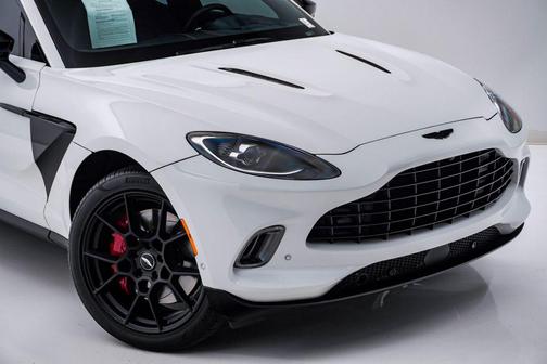 Lunar White 2021 Aston Martin DBX V8