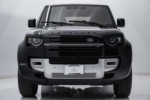 Santorini Black Metallic 2025 Land Rover Defender S