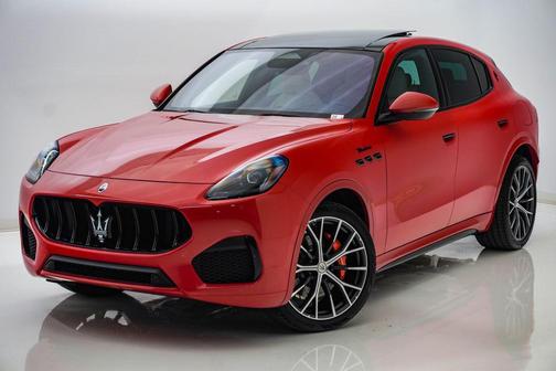 Devil Orange Metallic 2026 Maserati Grecale Modena