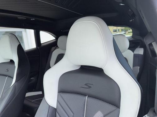 Q Neutron White 2026 Aston Martin DBX S
