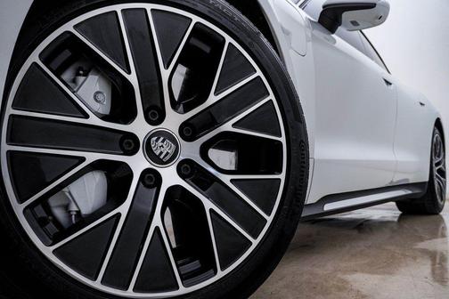 2020 Porsche Taycan Turbo