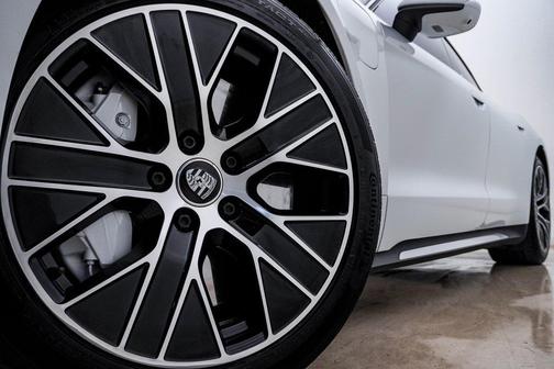 2020 Porsche Taycan Turbo