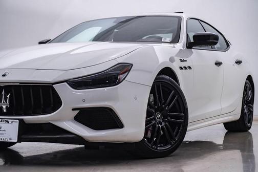 2022 Maserati Ghibli Modena Q4