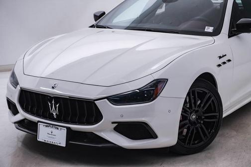 2022 Maserati Ghibli Modena Q4