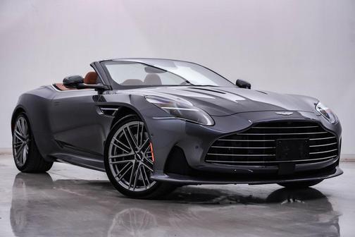 2025 Aston Martin DB12 Volante