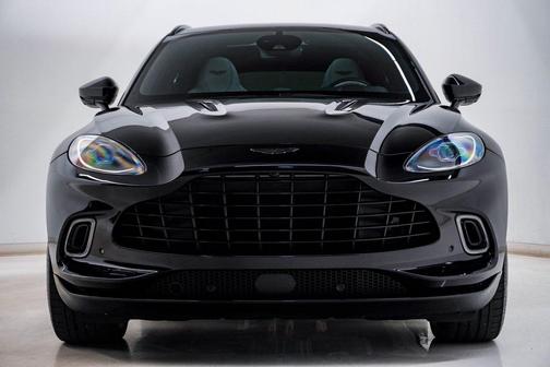 2023 Aston Martin DBX V8