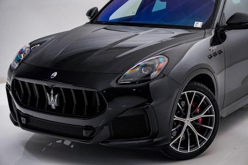 Nero Tempesta Metallic 2025 Maserati Grecale Trofeo