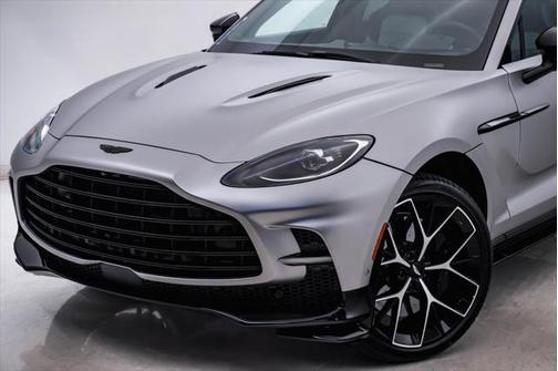 2025 Aston Martin DBX 707
