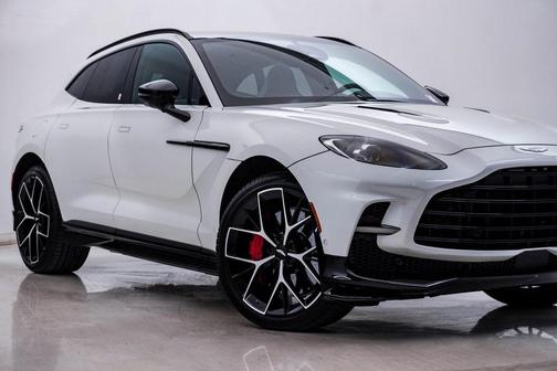 2025 Aston Martin DBX 707