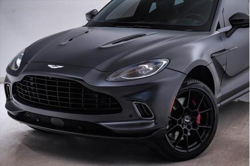 2021 Aston Martin DBX Carbon