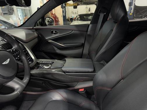 2021 Aston Martin DBX Carbon