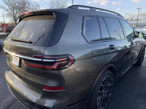 2023 BMW X7 M60i