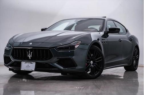 2022 Maserati Ghibli Modena Q4