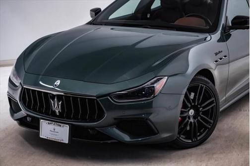 2022 Maserati Ghibli Modena Q4