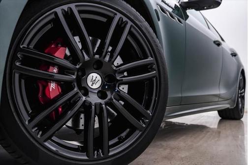 2022 Maserati Ghibli Modena Q4
