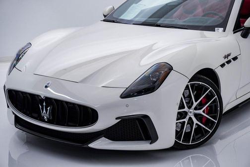 2024 Maserati GranCabrio Trofeo