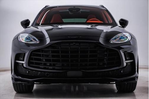 2025 Aston Martin DBX 707