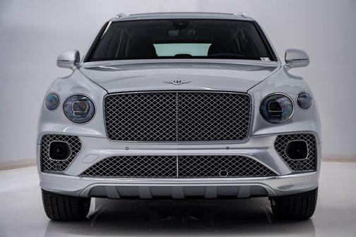 Moonbeam 2022 Bentley Bentayga V8