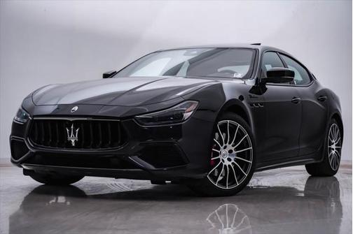 2023 Maserati Ghibli Modena Q4