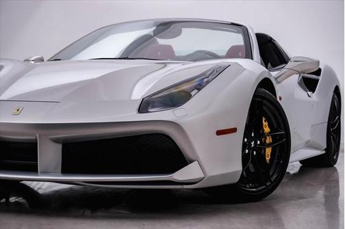 2017 Ferrari 488 Spider Base