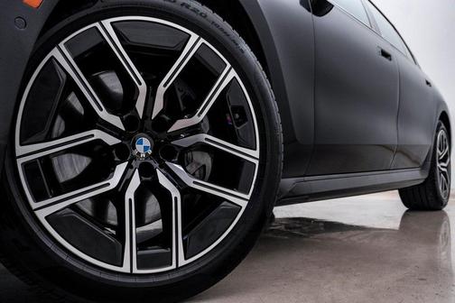 2025 BMW 740 740i xDrive