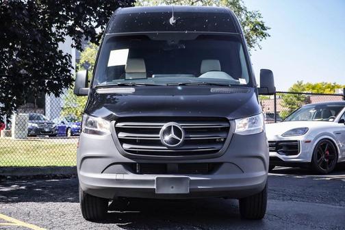 2023 Mercedes-Benz Sprinter 2500 Crew 144 WB