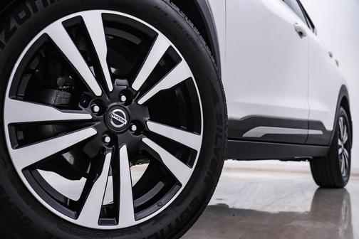 2019 Nissan Kicks SR