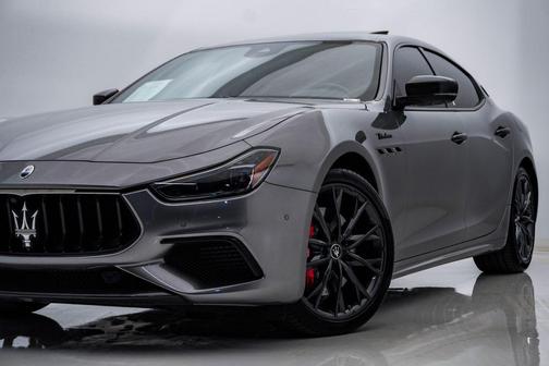 Grigio Metallic 2022 Maserati Ghibli Modena Q4