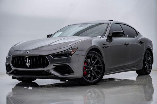 Grigio Metallic 2022 Maserati Ghibli Modena Q4