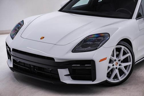 2024 Porsche Panamera 4