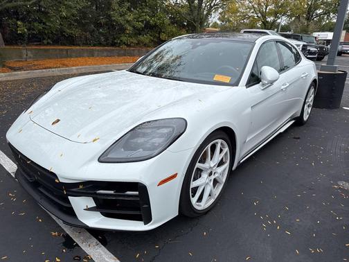 2024 Porsche Panamera 4