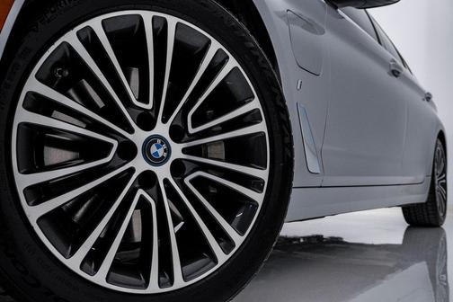 2019 BMW 530e xDrive iPerformance
