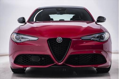 2023 Alfa Romeo Giulia Estrema