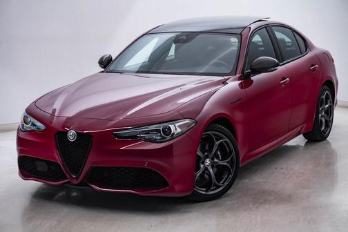 2023 Alfa Romeo Giulia Estrema