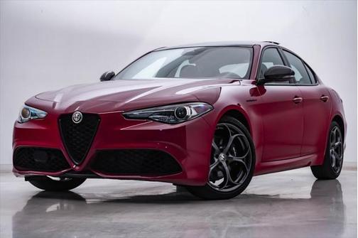 2023 Alfa Romeo Giulia Estrema