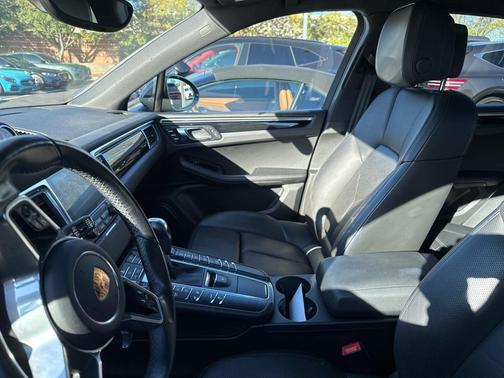 2017 Porsche Macan 