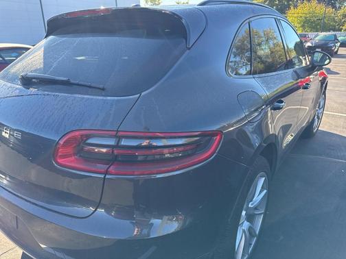 2017 Porsche Macan 